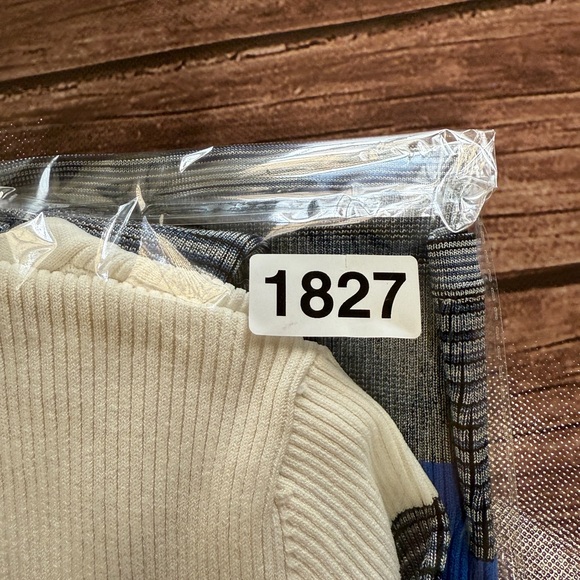 Diane Von Furstenberg Women’s ribbed wrap top‎ Striped Size S Long Sleeve - Picture 11 of 11